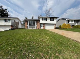 35 Santin Cir, Bedford, OH 44146