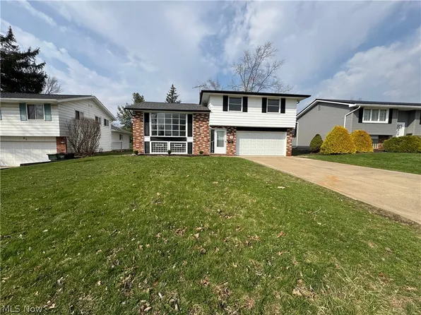 35 Santin Cir, Bedford, OH 44146