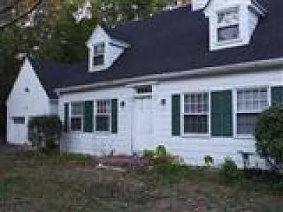 2nd image of 3400 Catalpa Dr