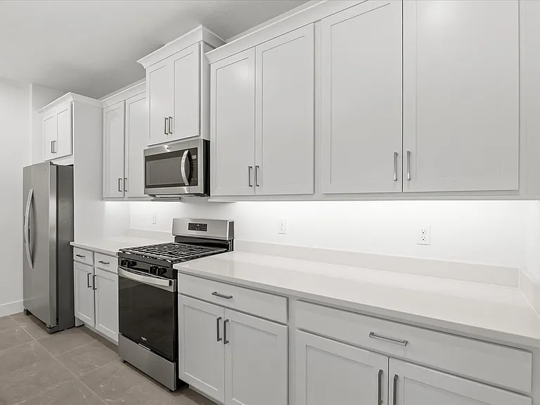 890 SW Newfield Pkwy — Photo 15