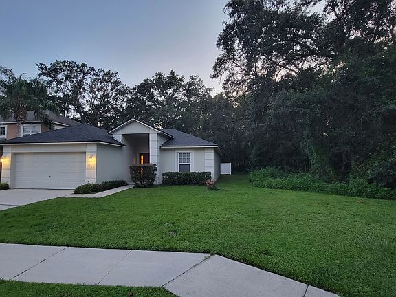 3rd image of 13909 Econ Woods Ln