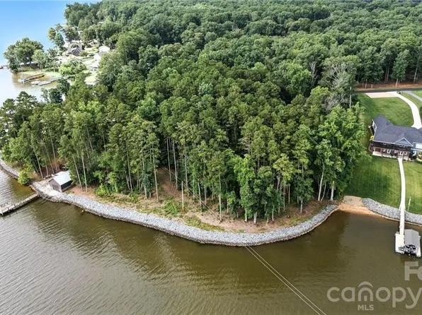 245 Sailors Rest Dr, Lexington, NC 27292