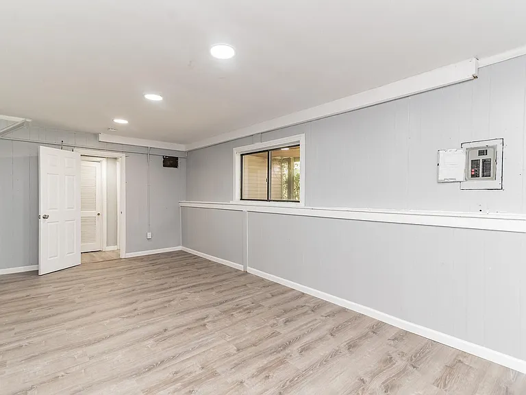 261 Skyline Dr — Photo 8