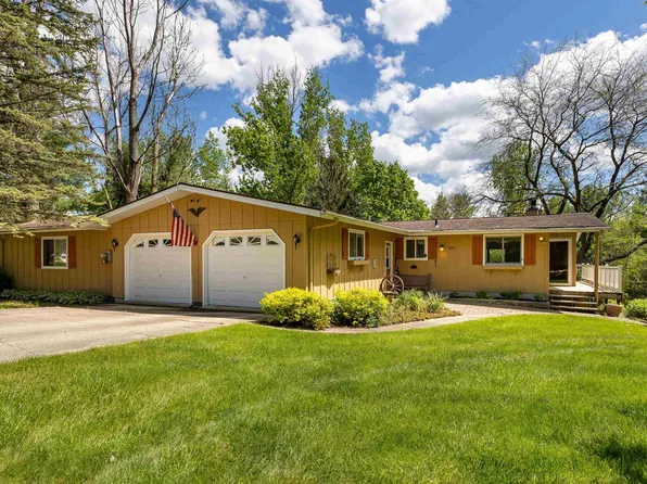 8A64 Constitution Dr, Apple River, IL 61001