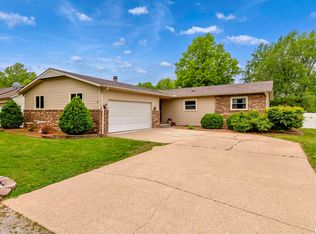 36 Douglas Dr, Herrin, IL 62948