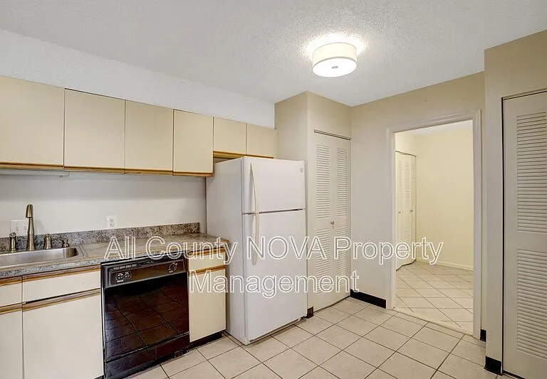 3800 Powell Ln #727 — Photo 14