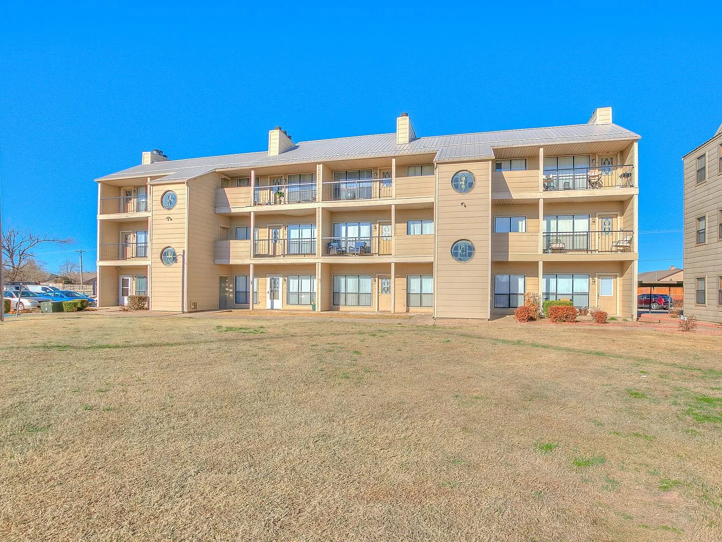Eagle Crest Apartments — Photo 2