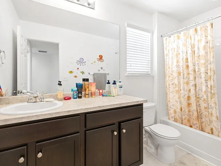 5576 Bexley Dr — Photo 17