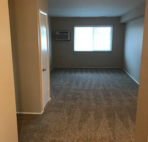 386 N Main St — Photo 10