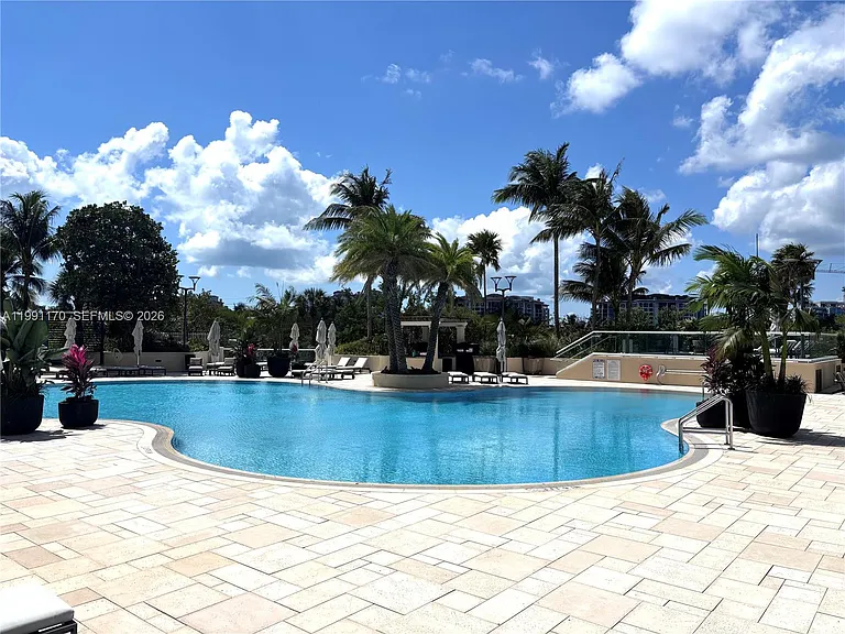 400 S Pointe Dr #408 — Photo 25