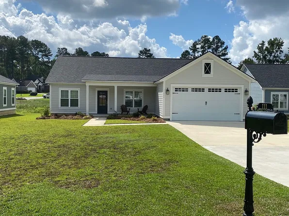 111 Palm Island Dr, Thomasville, GA 31757