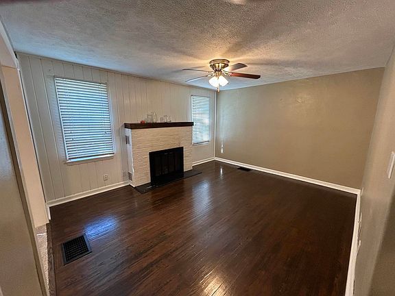 5th image of 224 Sheridan Dr