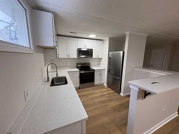 3rd image of 102 Lanier St #102