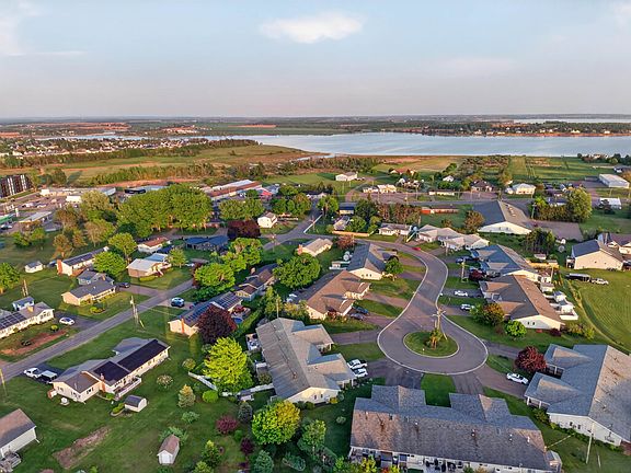 4th image of 110 Stafford Est