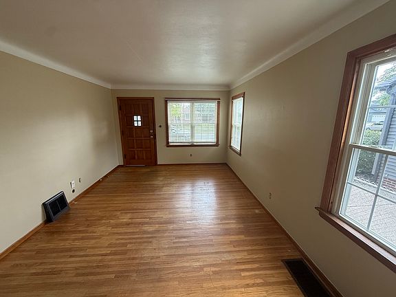 3rd image of 2725 127th St