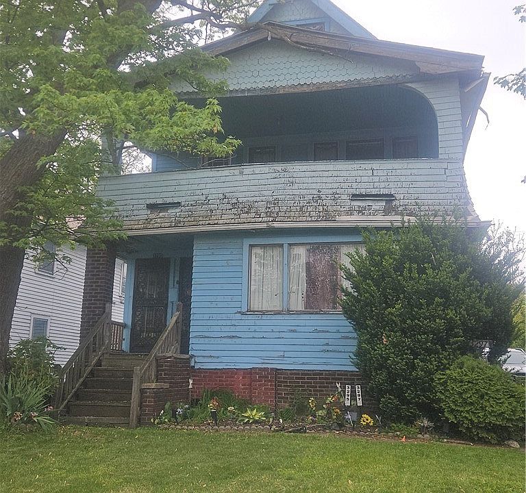 1st image of 3297 E 116th St