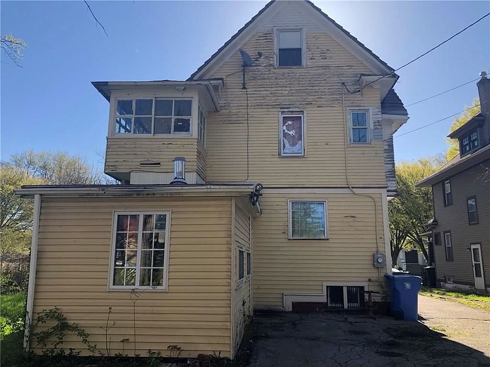 2nd image of 129 Fillmore St