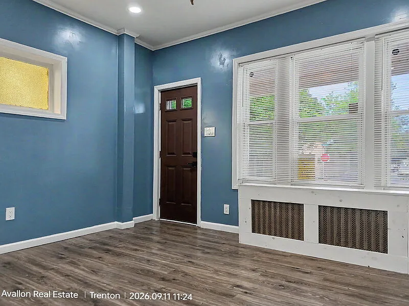 4 bed, 1.5 bath, 1553 sqft, $2,800 — Photo 2