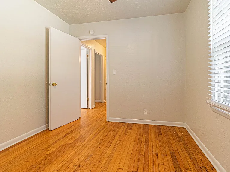 1510 Huntington Way — Photo 15