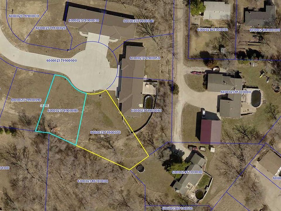1st image of 909 Tamarack Ln