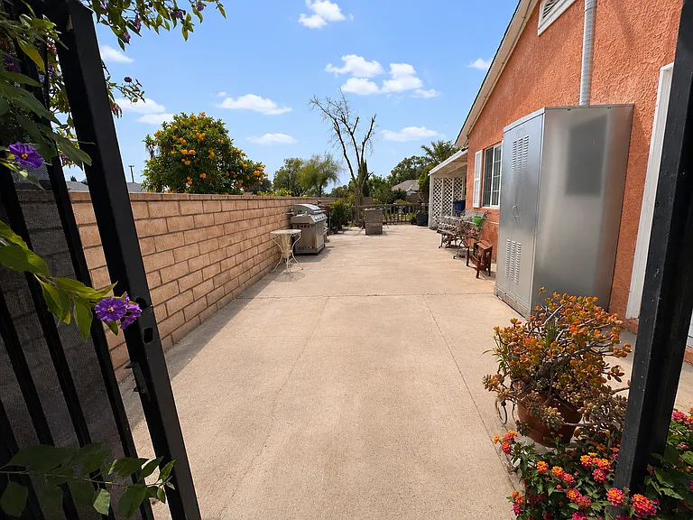7736 Ditmar Ave — Photo 17