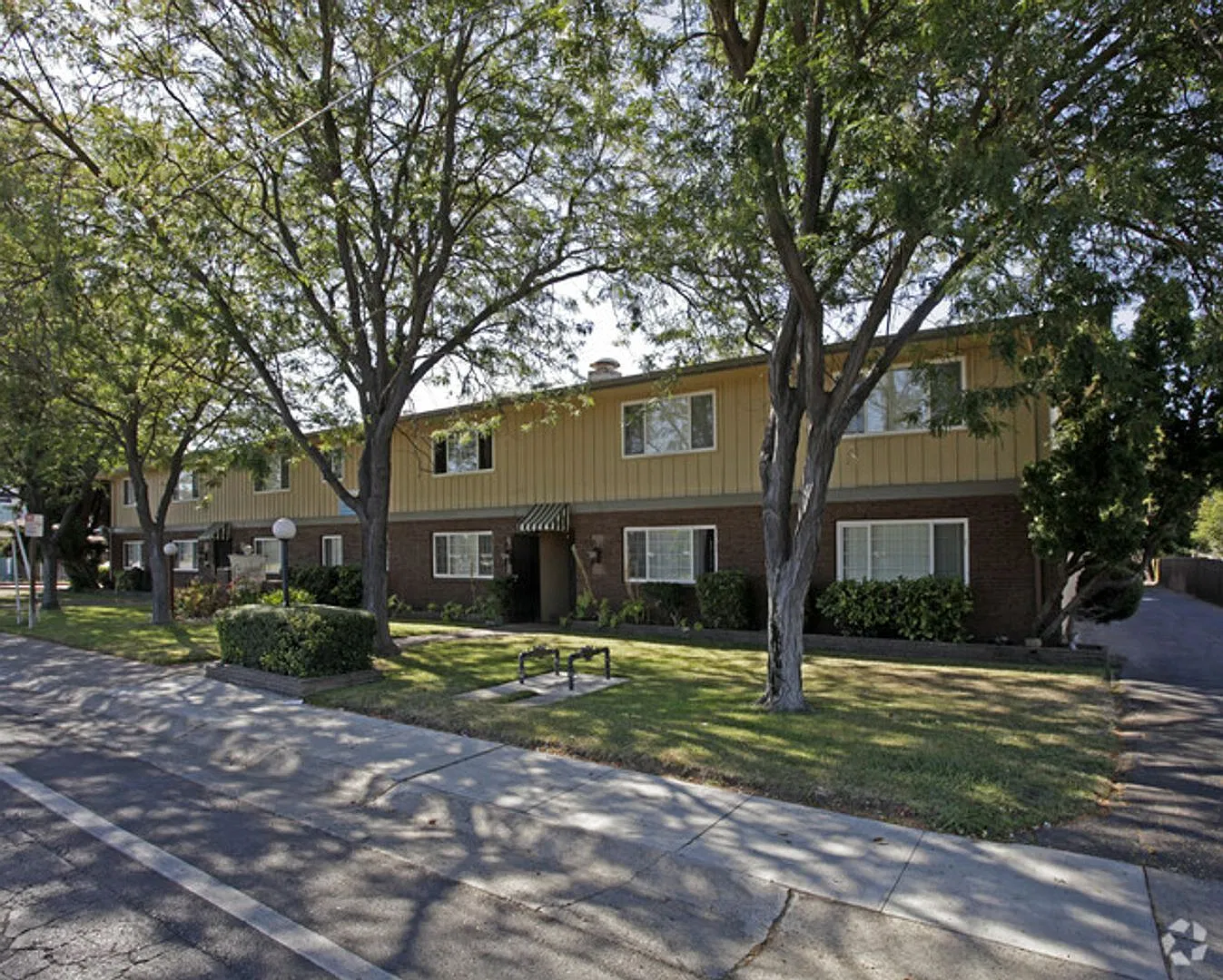 Carmichael Court — Photo 4