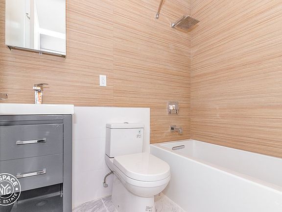 5th image of 814 Macon St #9F