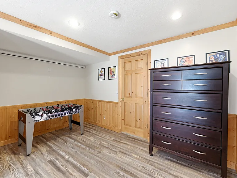 660 Cayias Dr — Photo 26
