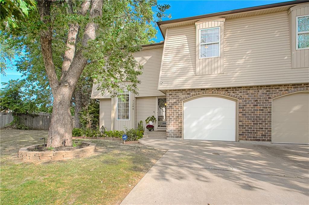 へボロ CONTEMPORANEA 7248 N Monroe Ave, Kansas City, MO 64119 | Zillow