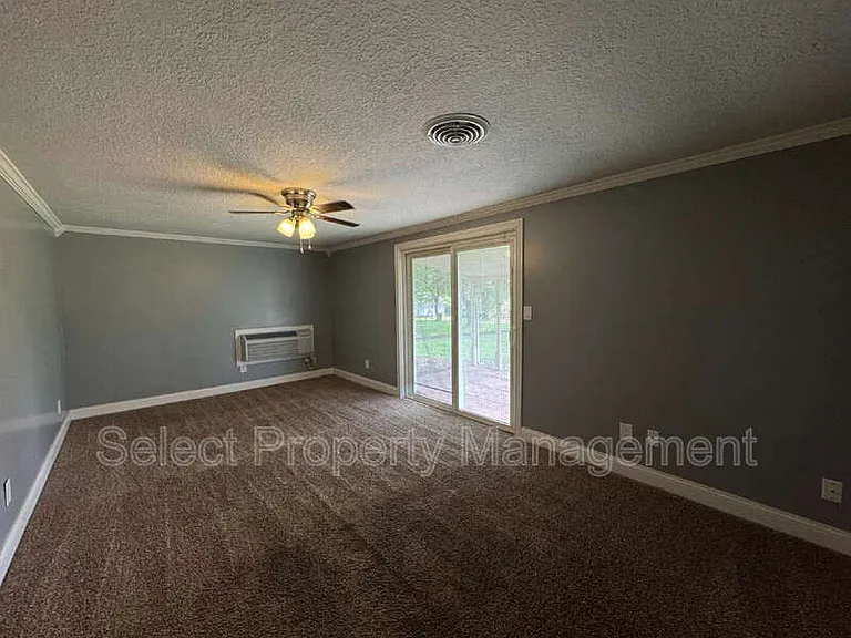 7021 Omaha Ct — Photo 9