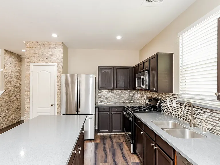 7458 Earnshaw Ave — Photo 8