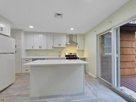 5th image of 3 Hillcrest Dr
