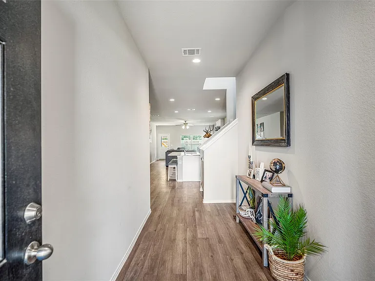 210 Bellewood Manor Dr — Photo 5