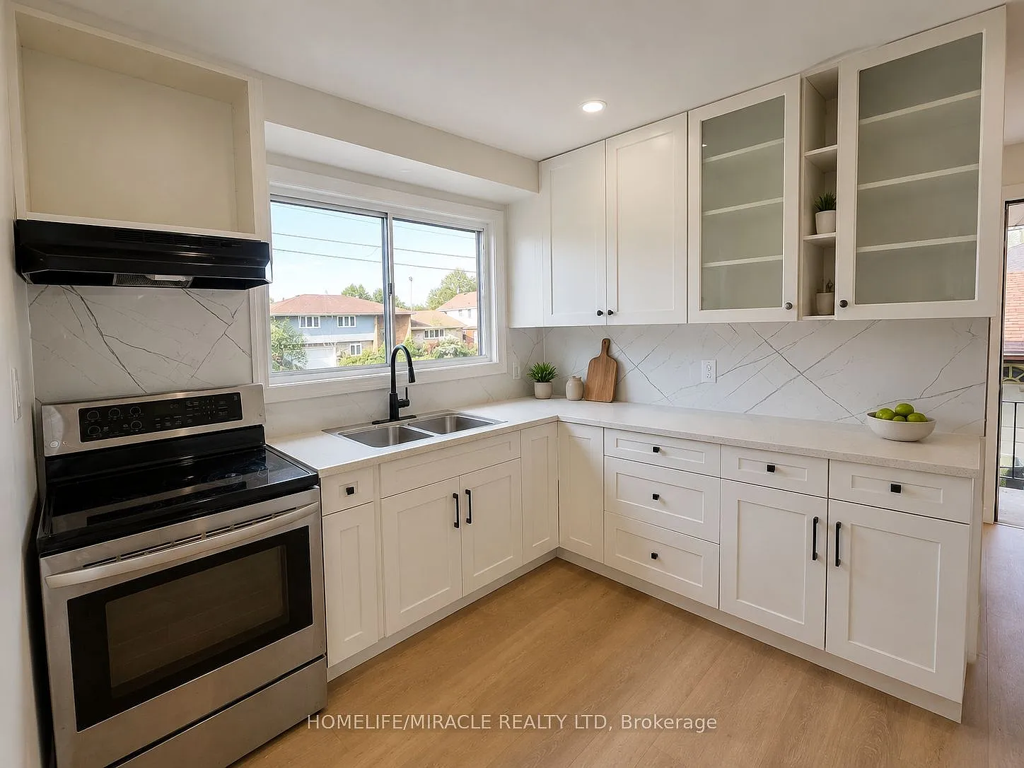 3 bed, $2,200 — Photo 3