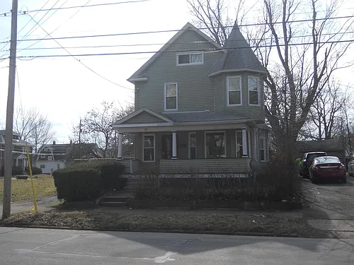 26 E York St Photo 1