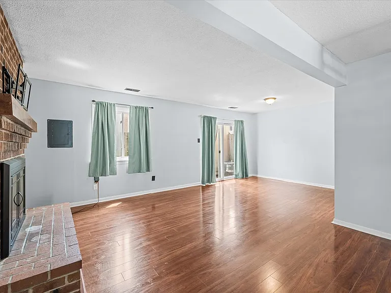 5021 Clairmont Ct — Photo 18