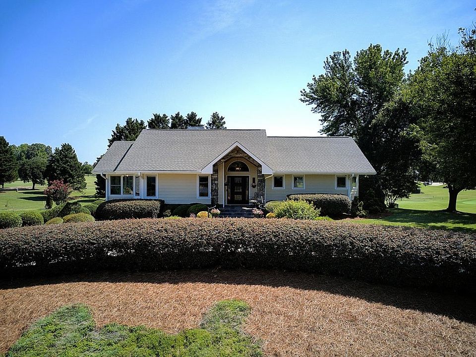 1st image of 118 Saint Andrews Blvd