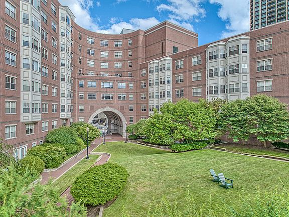 2nd image of 150 Staniford St #910