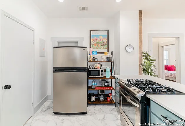 475 E French Pl — Photo 20