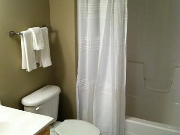 5th image of 859 Bella Dr