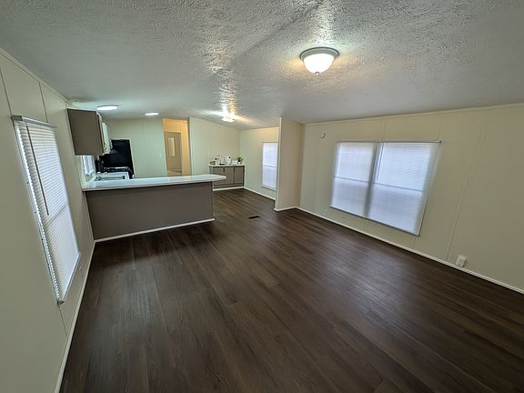 5th image of 829 Nottingham Ln