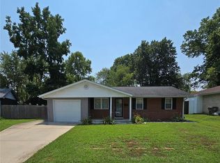 18 Wilson Park Dr, Granite City, IL