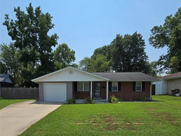 18 Wilson Park Dr, Granite City, IL 62040