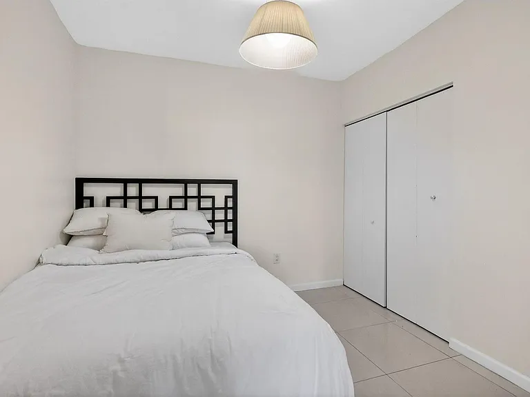 9595 Collins Ave #N-8F — Photo 28