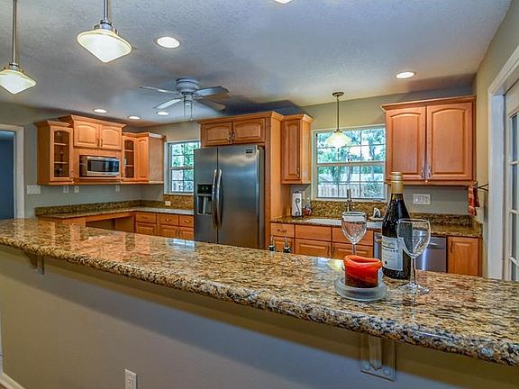 5th image of 1102 Gulf Oaks Dr
