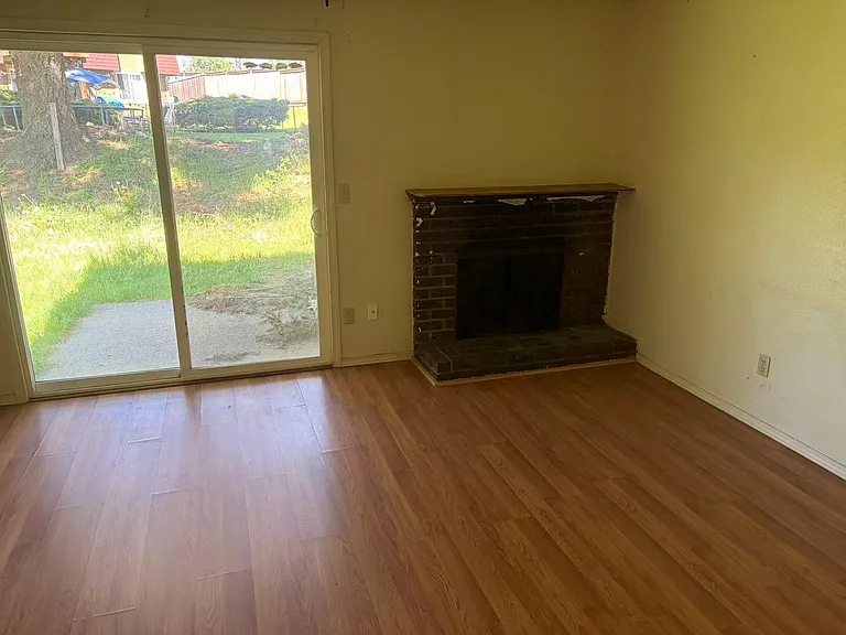 5014 S 58th St #C — Photo 3