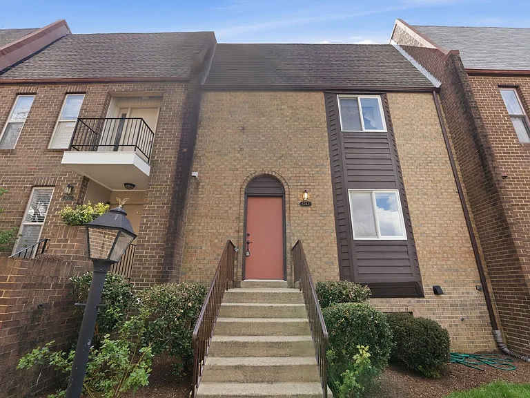 1747 Cy Ct — Photo 1