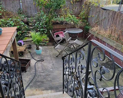 Rented by BLS Realty | media 25