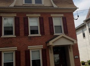 27 N Broad St, Nazareth, PA 18064