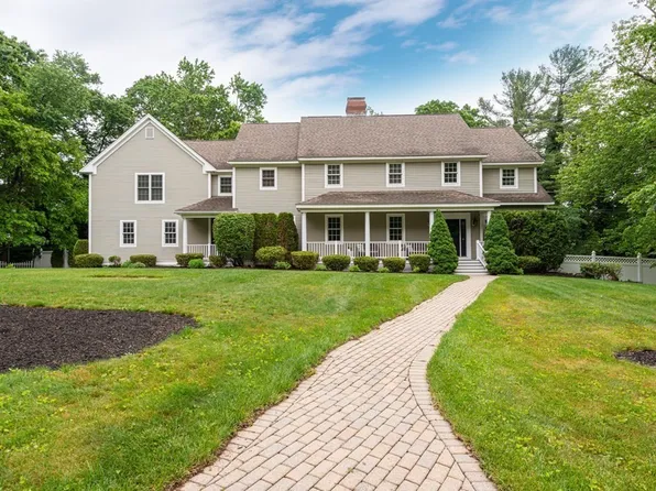 30 Grey Ln, Lynnfield, MA 01940